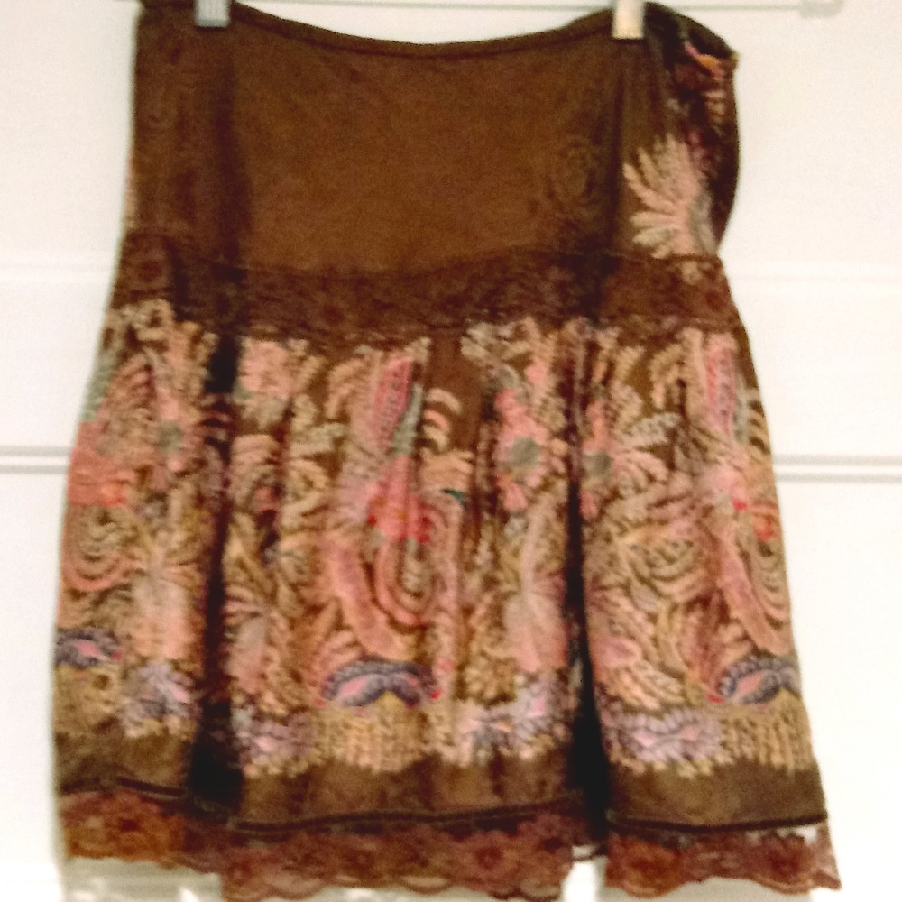 Short brown paisley and lace skirt